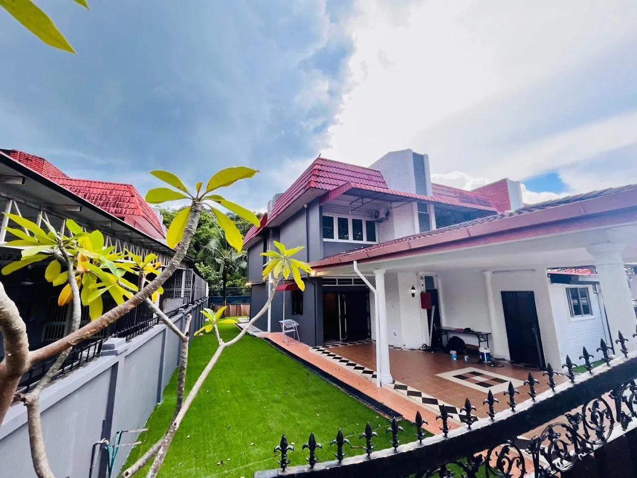 Botanical Retro-Cottage By Stayco George Town